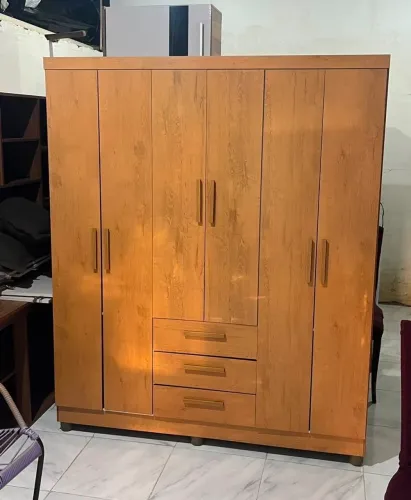 Guarda roupa seminovo 