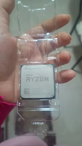 PROCESSADOR AMD RYZEN 3 3200G