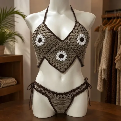 Conjunto de crochê artesanal feito a mão 