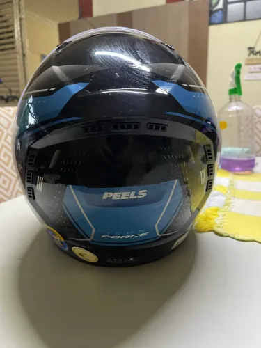 Vendo 2 capacetes em Estado de Novo 