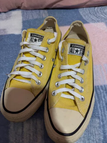 Tênis Converse Chuck Taylor All Star - amarelo+Branco