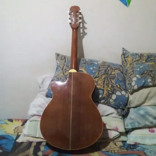 Imperdível!Violão elétrico Hofma cordas de nylon em ótimo estado. Ótima oportunidade.