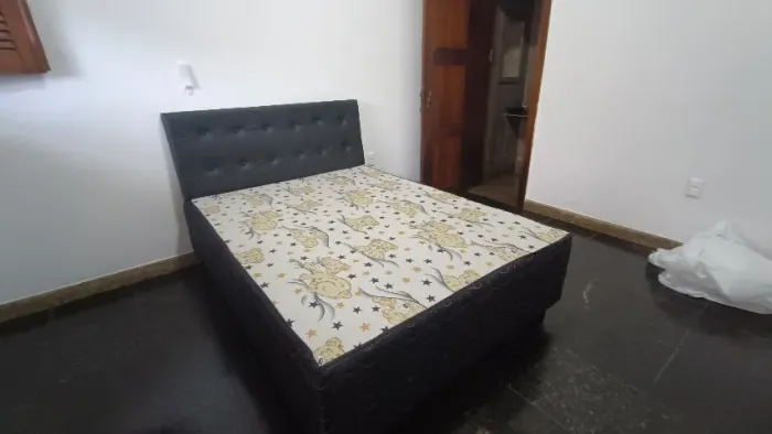 Cama Box Casal muito nova