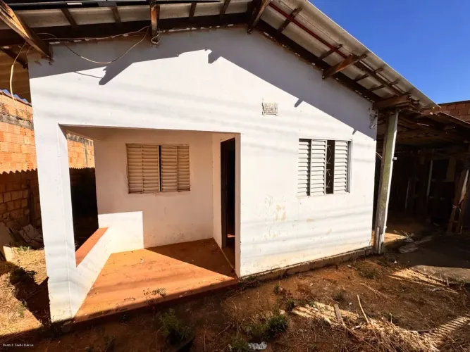 Casa para Venda em Cidade Ocidental, Parque Nova Friburgo B, 2 dormitórios, 1 banheiro