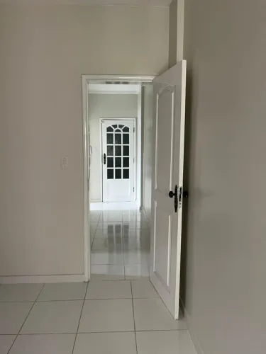 Aluga-se sala comercial