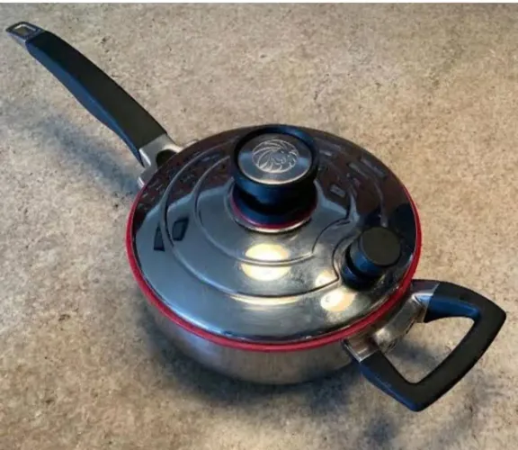 Panela Frigideira 20cm com tampa de Aço cirúrgico Royal Prestige