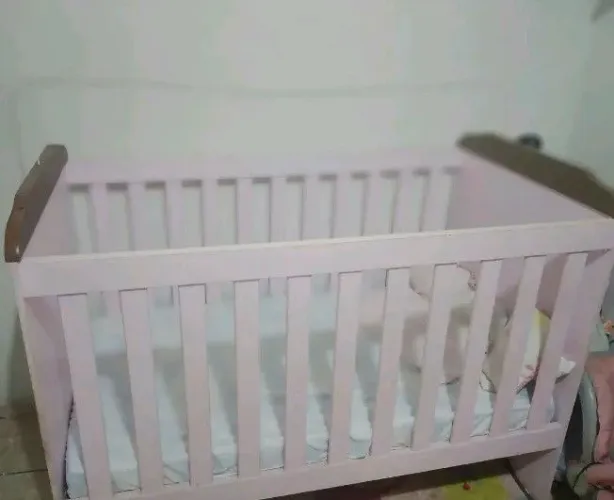 Berço 3 em 1 , acompha um colchão de bebê