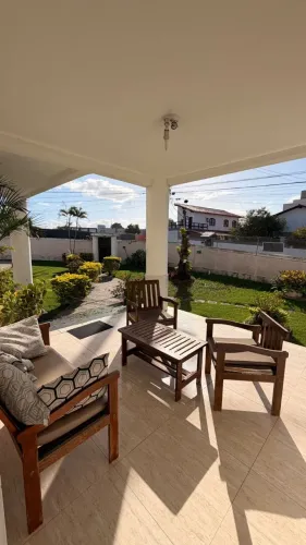 Casa (Padrão), com 4 quartos e 6 banheiros à Venda, 470 m² em Niterói/RJ