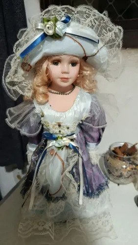 Boneca de porcelana haunted