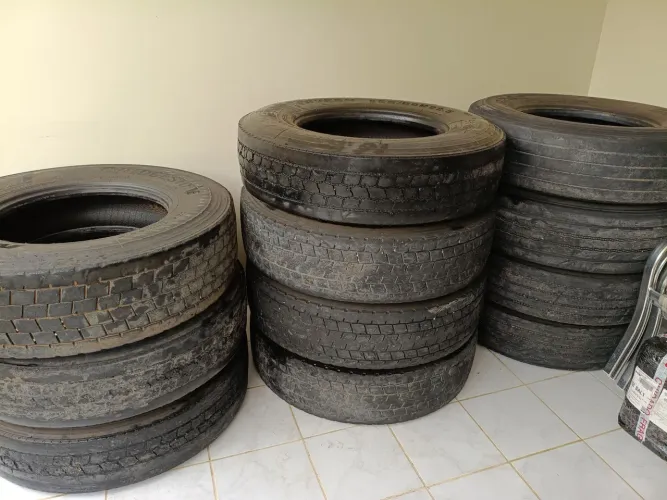 11 Carcaças pneus 295/80R22,5