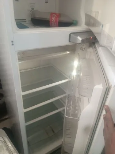 Geladeira semi nova