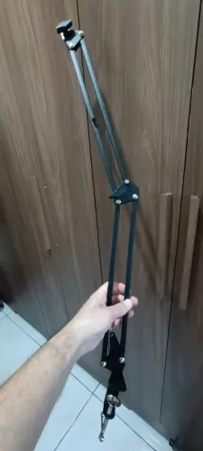 Braço Articulado de Mesa para Microfone / Celular (Suporte com Morsa)