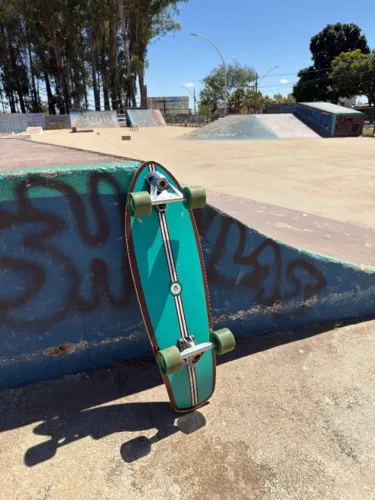 LONGBOARD MÉDIO 85CM SHAPE INTACTO