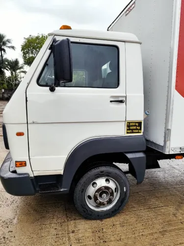 VW 8.150E Delivery 3/4 2010 Branco | 2 unidades | IPVA pago