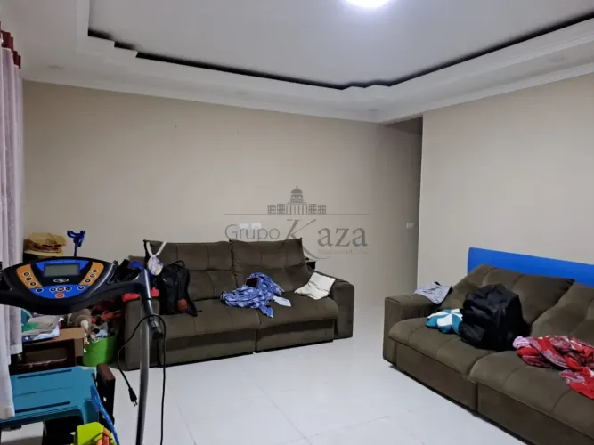 Casa - Villa Branca - Jacareí - 2 Dormitórios - 89m².