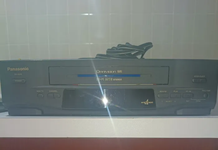 Vídeocassete Panasonic PV-4551 (descrição)