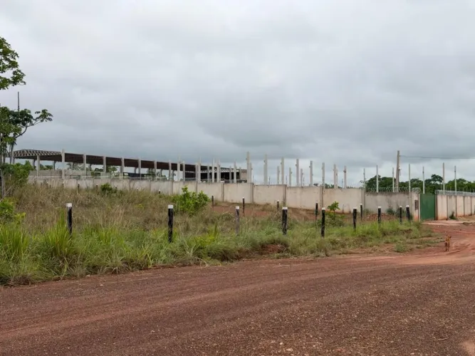 VENDO TERRENO PROXIMO A AVENIDA CONTORNO LESTE CUIABÁ
