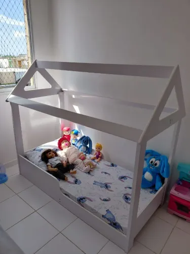 Vendo mini cama com colchão Ortobom. 