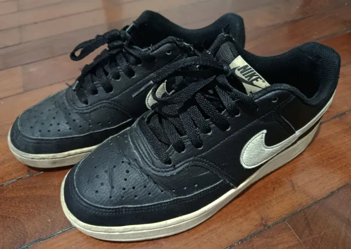 TÊNIS NIKE DE COURO N. 39
