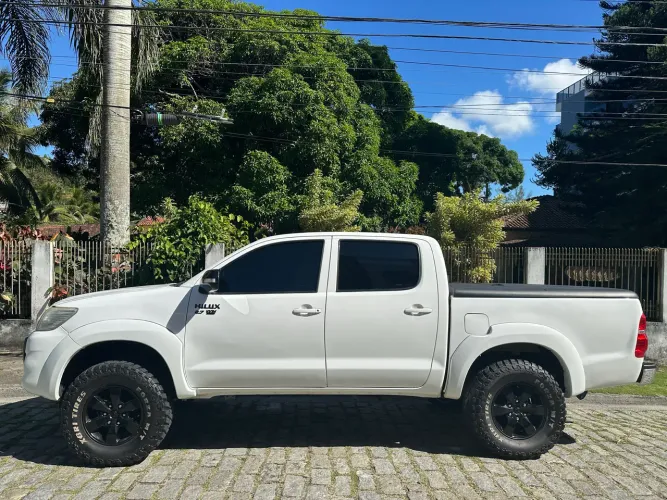 Toyota Hilux CD SRV 4X4 2.7 Flex 16V Aut. 2012
