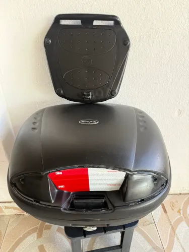 Baú + Suporte Givi  45 litros 
