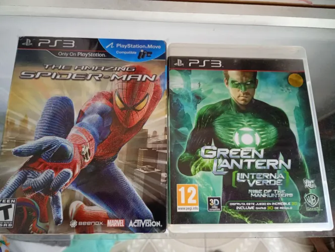 The amazing spider Man com luva  e lanterna verde ps3