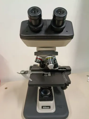 Microscópio nikon ts2-h