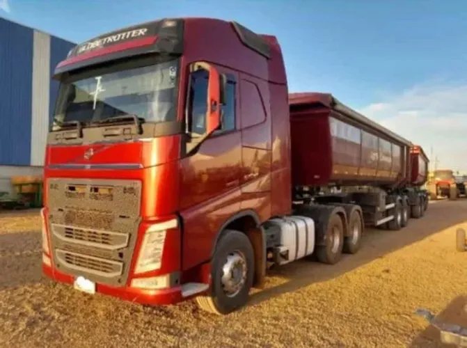 Volvo FH 540 6x4 c/ Rodocaçamba 2018 - Tranfiro Agio