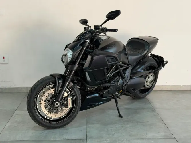 Ducati Diavel Dark