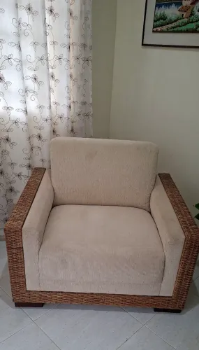 Poltrona Usada bem Robusta (ler descrição)