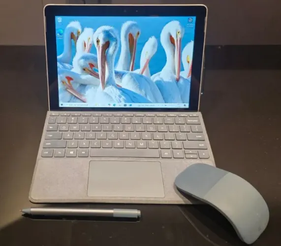 Tablet Microsoft Surface Go Cinza + Caneta, Teclado E Mouse (Usado)