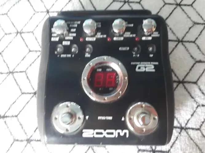 Pedaleira zoom G2