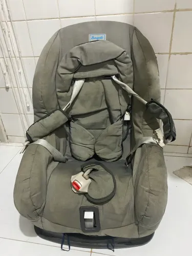 Vendo cadeira infantil para carro