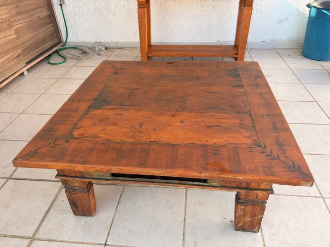 Mesa de centro de madeira