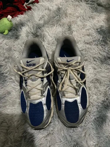 Tênis Nike V5 RUN 41