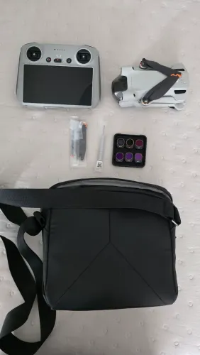 DJI Mini 3 Pro + Fly More Combo + DJI RC com Tela + Acessórios
