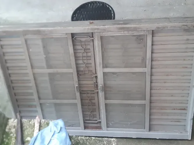 Janela, porta usada