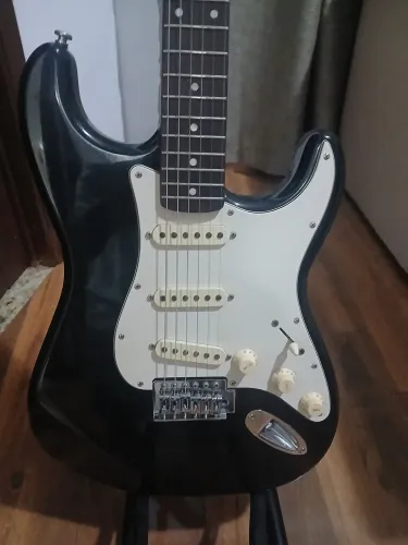 Guitarra Squier Fender Califórnia Series