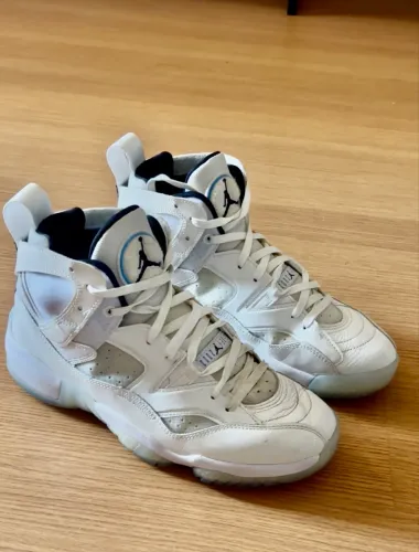Tenis Jordan Jumpman Two Trey - white