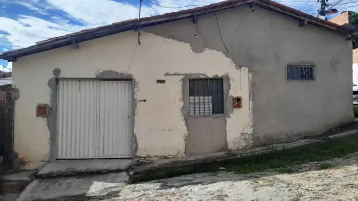 Vende-se casa na região sudeste 