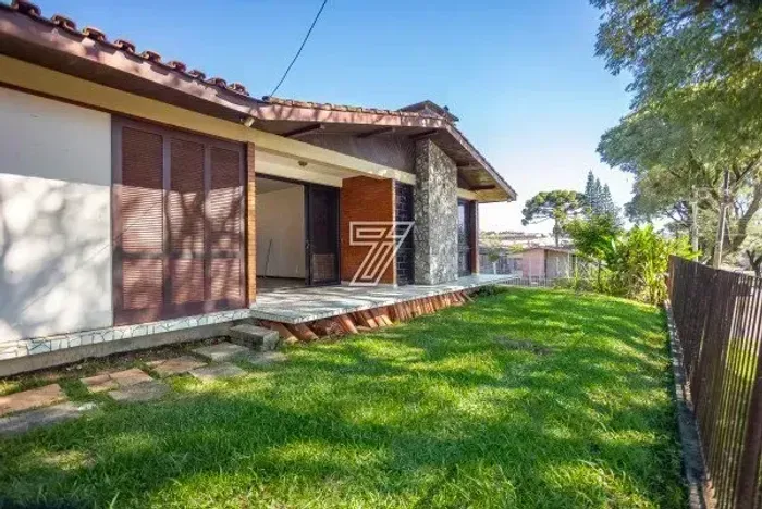 Terreno a venda tem 496m² em Parolin - Curitiba - PR