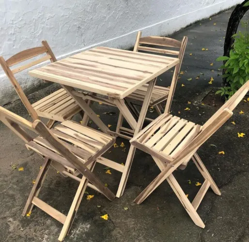 Mesas dobráveis 70x70 com 4 cadeiras madeira pra bar 