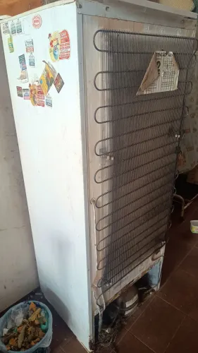 Geladeira Duplex c/ defeito (portas a instalar).