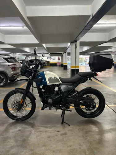 Royal Enfield Himalayan 2023 - com acessórios