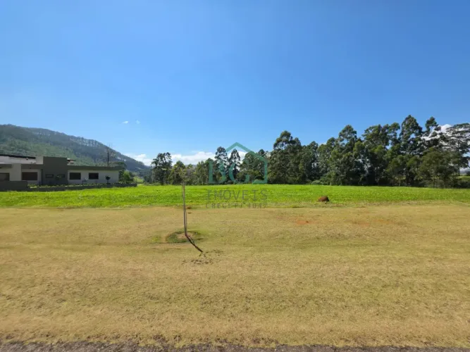 Excelente terreno á venda em condomínio fechado de alto padrão em Poços de Caldas MG.