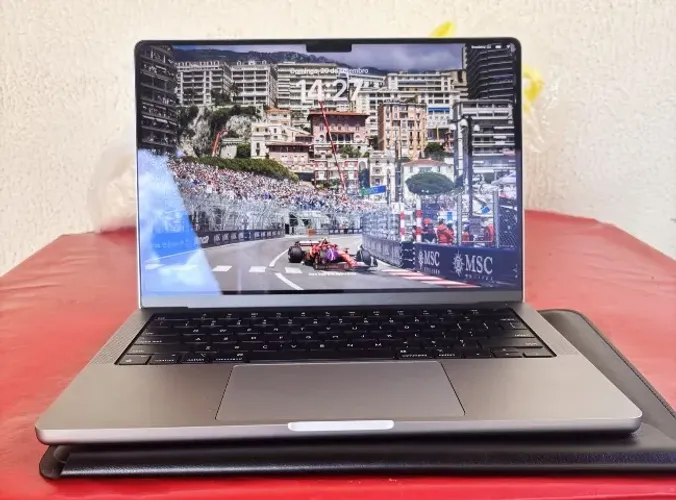 MacBook M2 PRO 32/512GB
