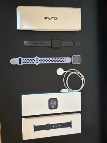 APPLE WATCH SE IMPECÁVEL - COMPLETO - FUNCIONANDO PERFEITO