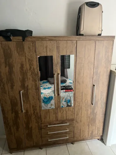 Guarda roupa 6 portas