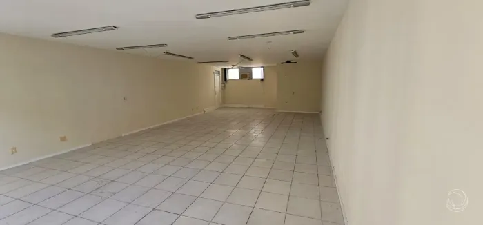 Sala Comercial de 83m² no bairro Centro