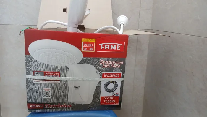 Vendo/troco 2 chuveiros elétricos